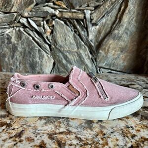 Blowfish Malibu Mariachi sneaker Women’s 10 Pink Canvas Slip on Loafer Zip Shoes